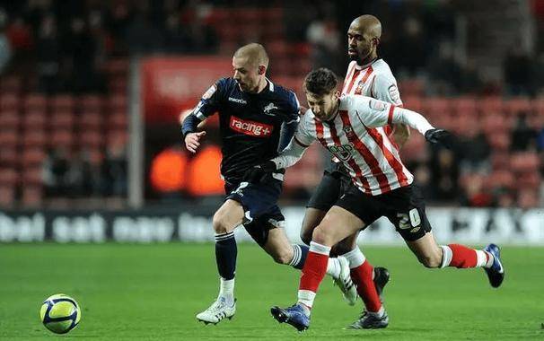 南安普顿客场击败外伦敦,继续稳健发挥的简单介绍 南安普顿客场击败外伦敦,继续稳健发挥的简单介绍